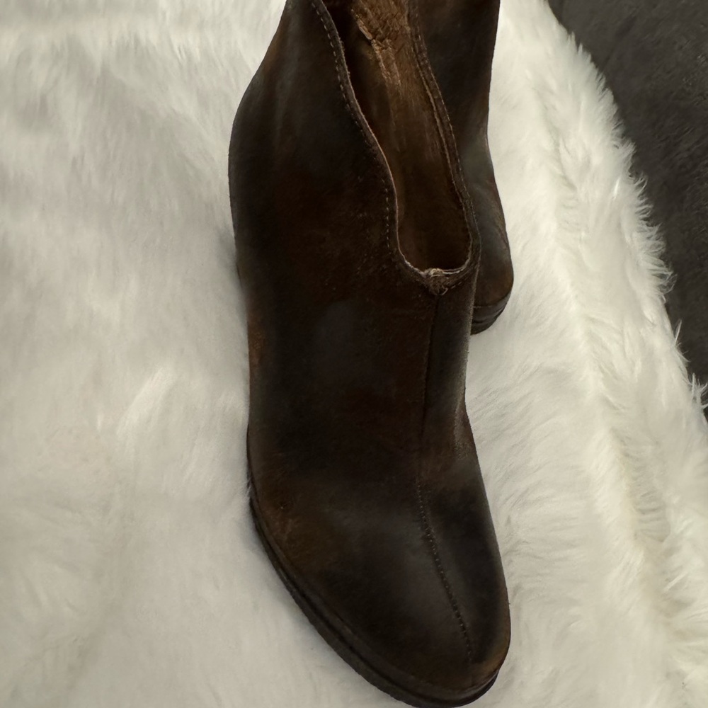 Very nice booties - Picture 2 of 8
